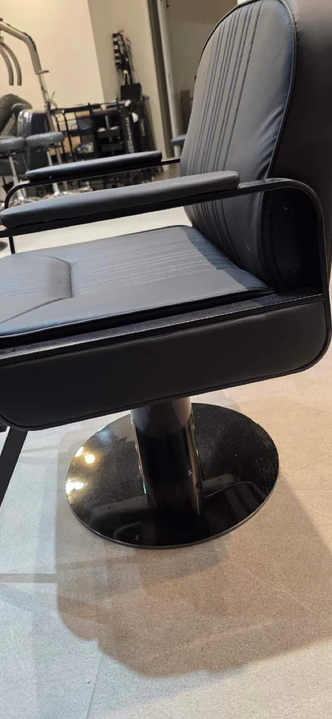 Black Barber Chair with Footrest - photo 4