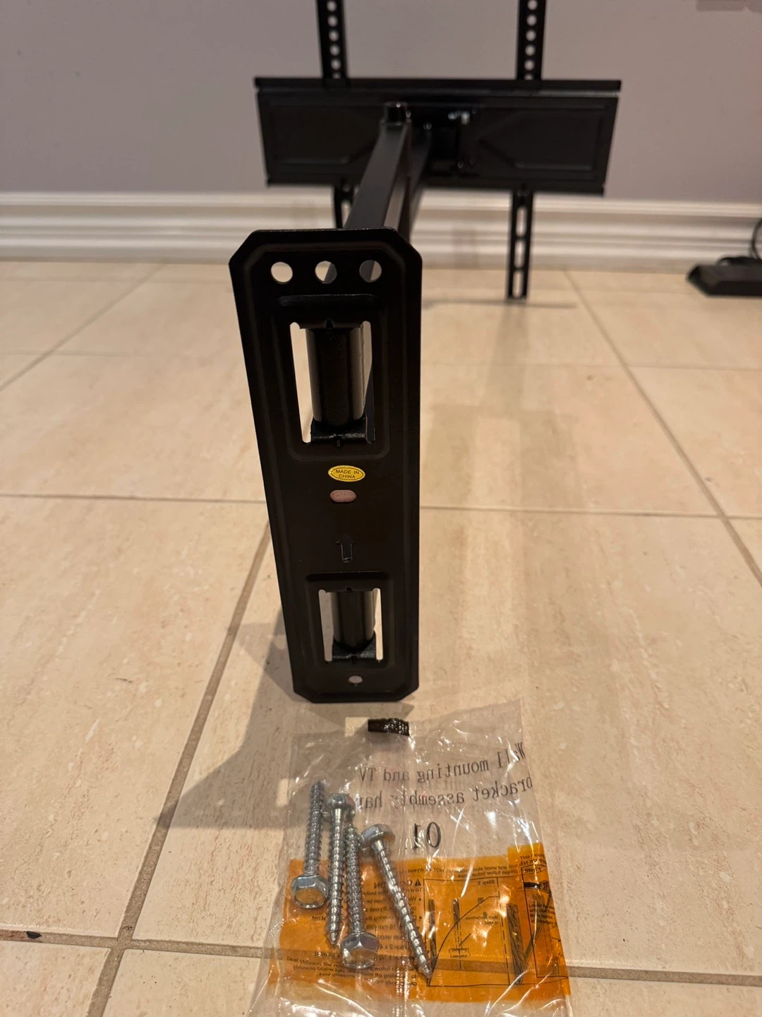 Swiveling TV Wall Mount Bracket - photo 2