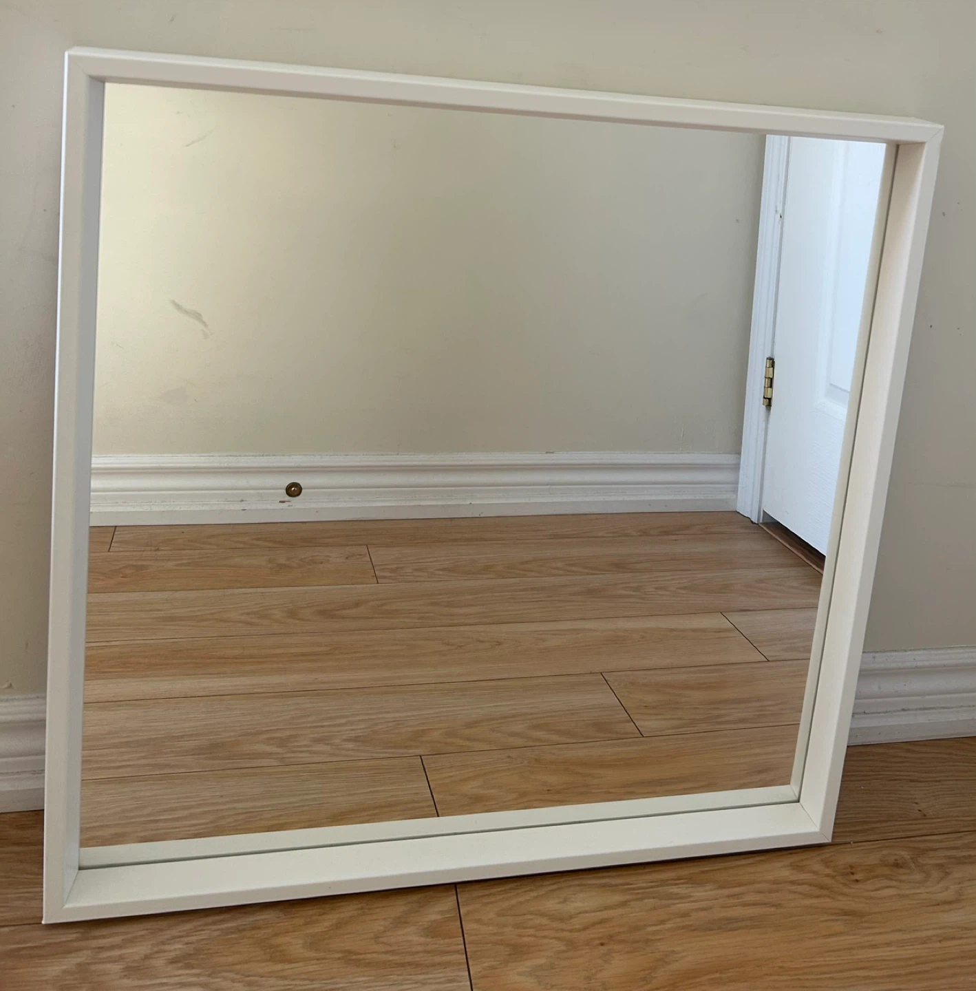 White Square Mirror - photo 2