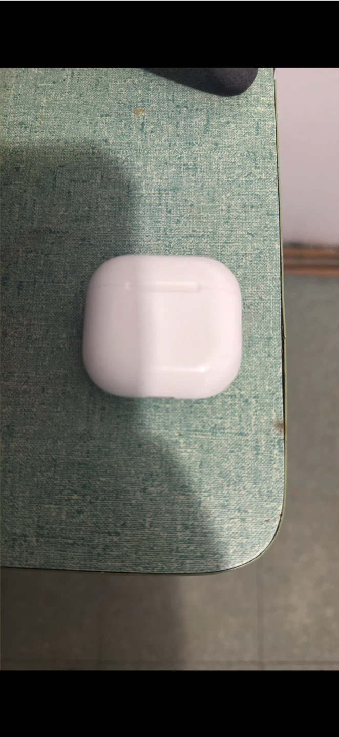 Apple AirPods 4  Charging Case +!•%%%%