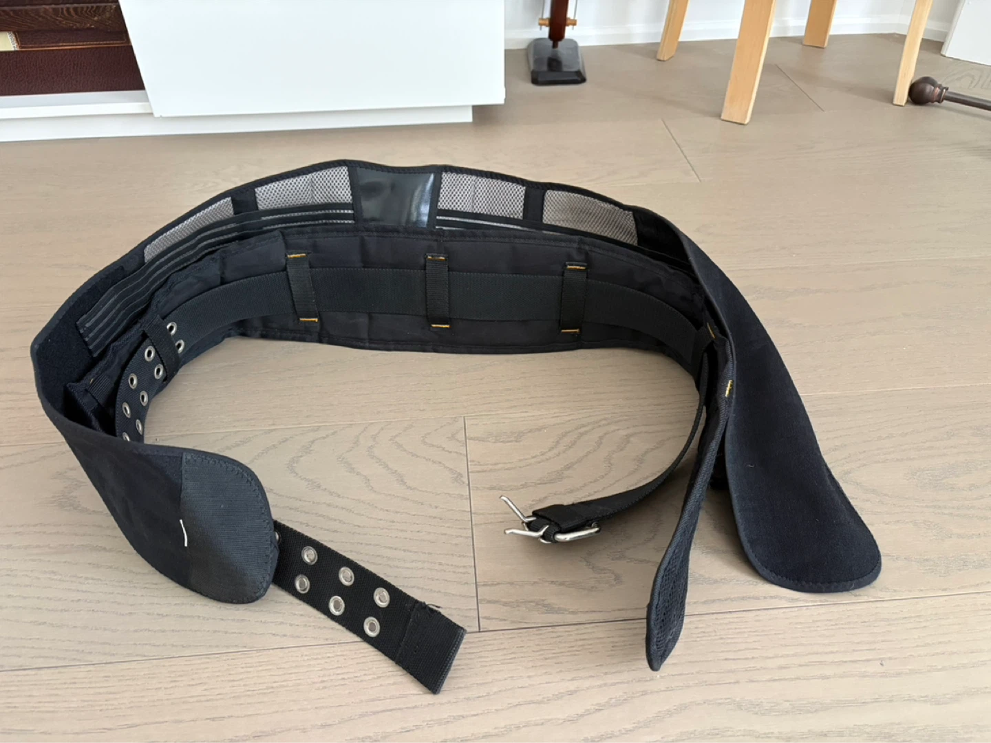Black Weightlifting Belt