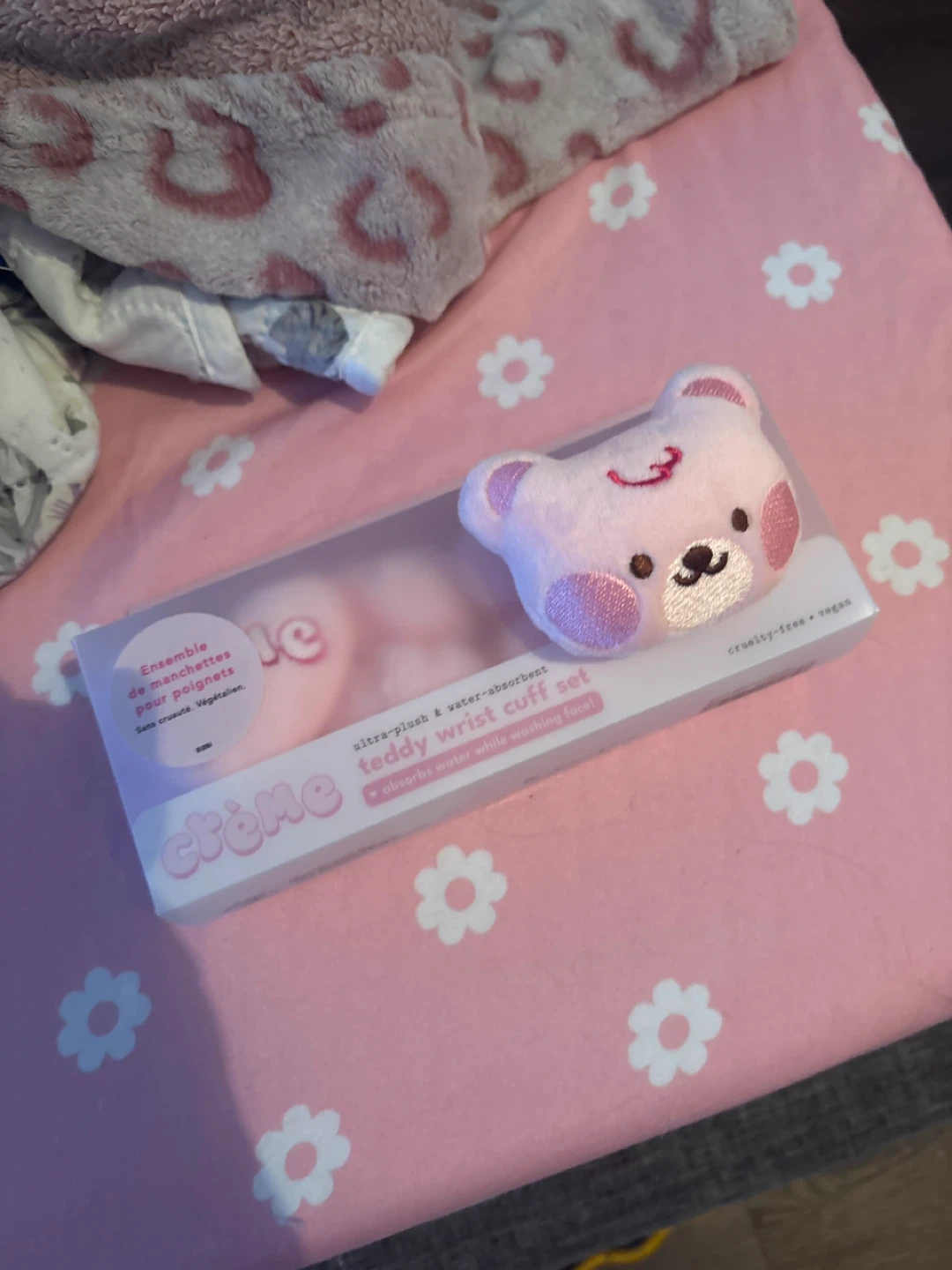 Crème Pink Fluff Teddy Wrist Cuffs (1 Pair)