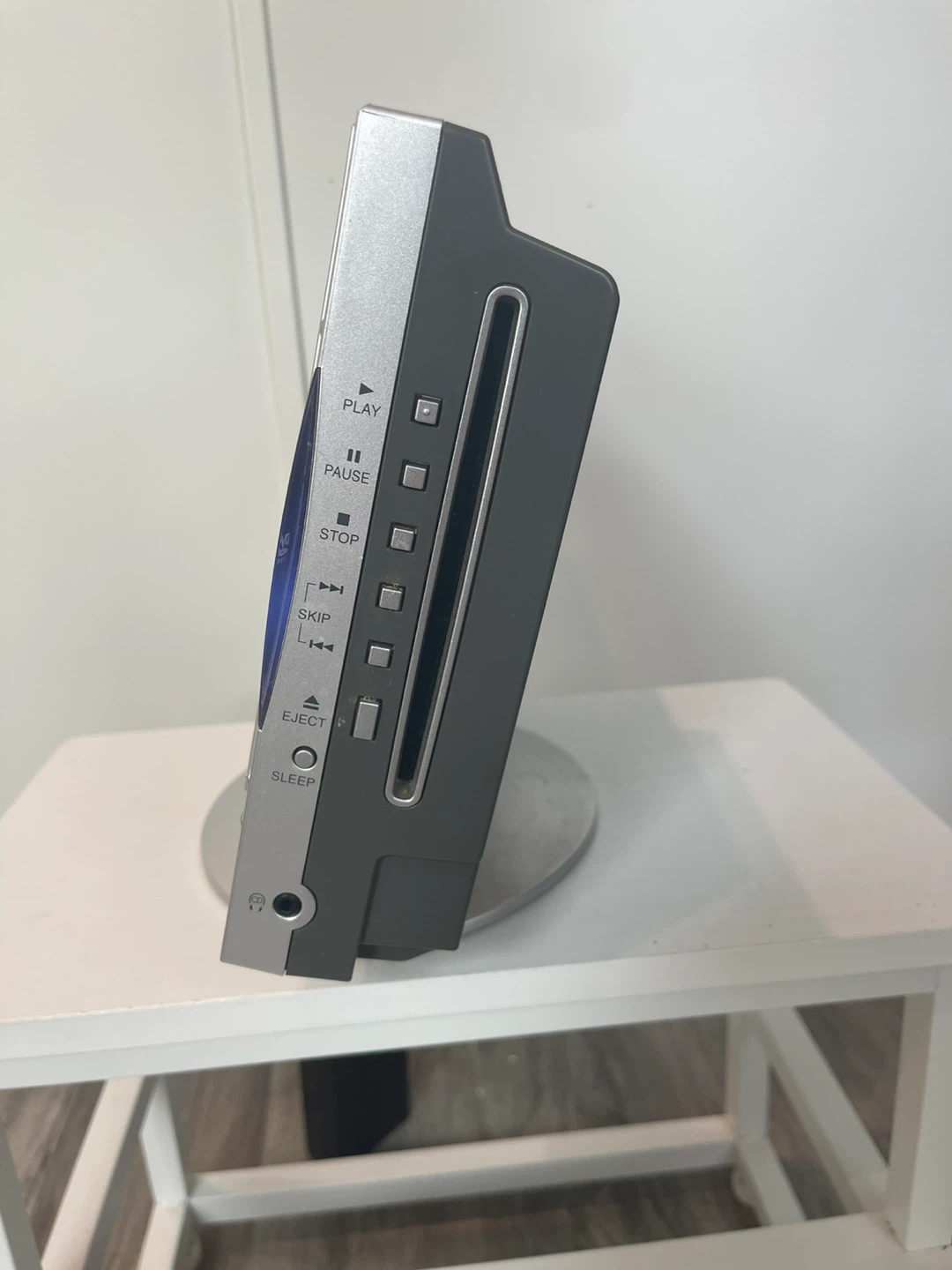 Panasonic TC-11LV1 LCD TV/DVD Player - photo 2