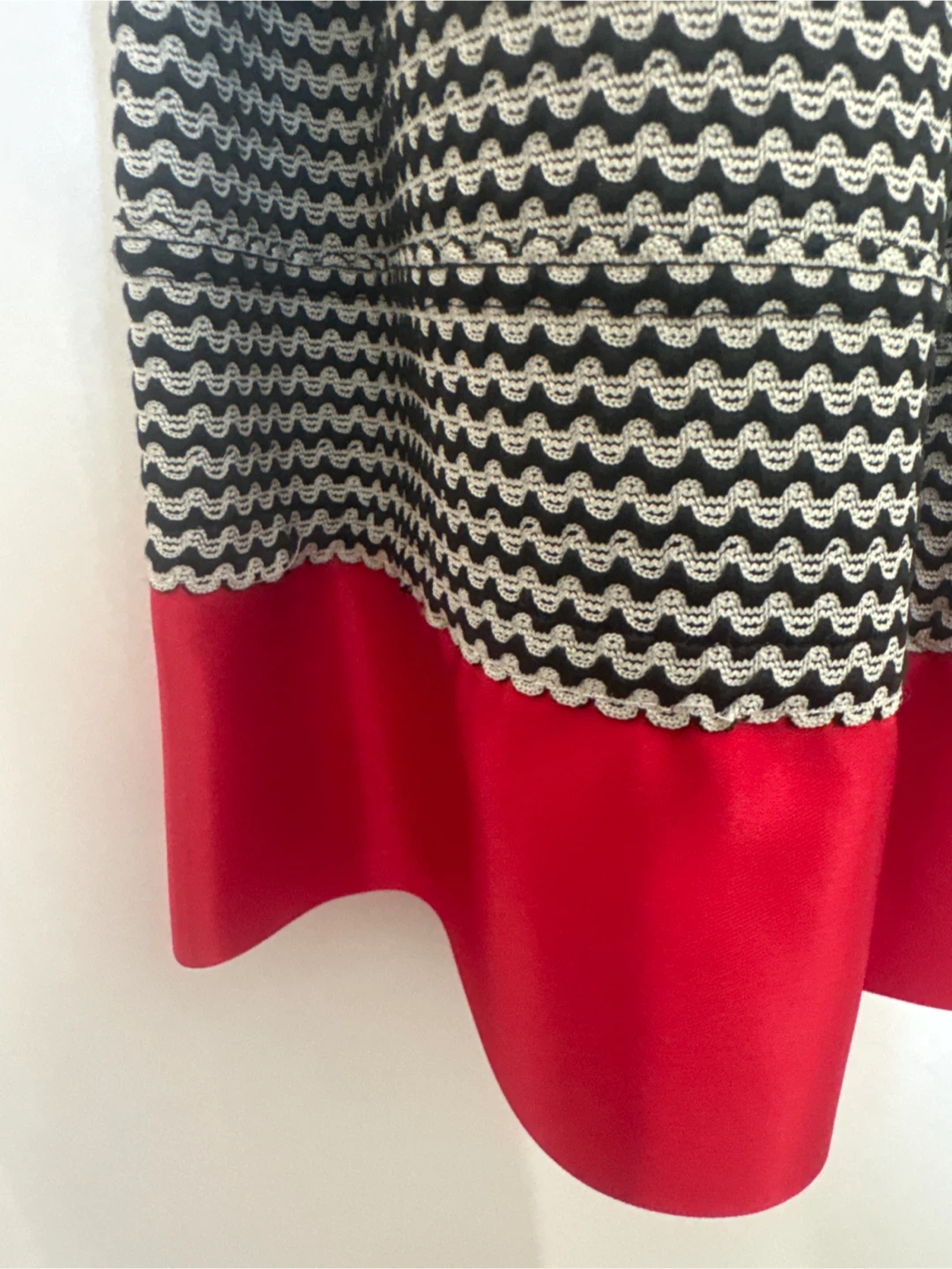 Gracia Black and White Chevron Strapless Dress - photo 3