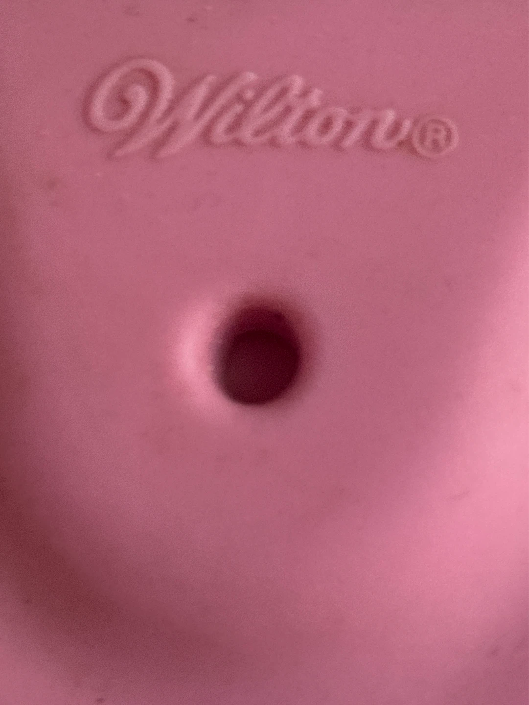 Wilton Pink Silicone Oven Mitt- New - photo 4