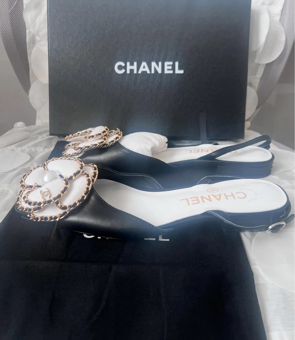 CHANEL Black Leather Camellia Pearl Slingback - photo 3