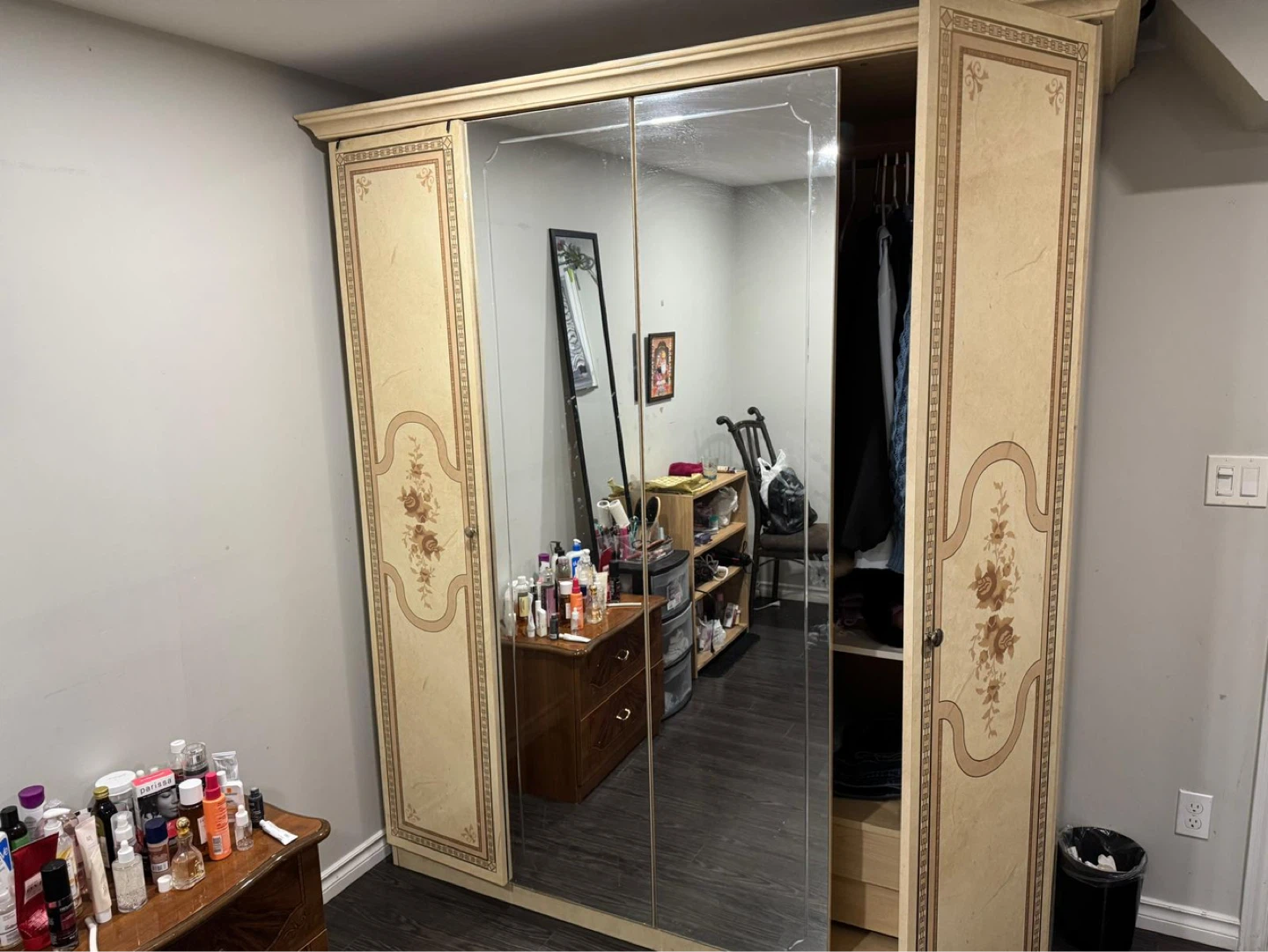 One room for rent in two bedroom basement - photo 3
