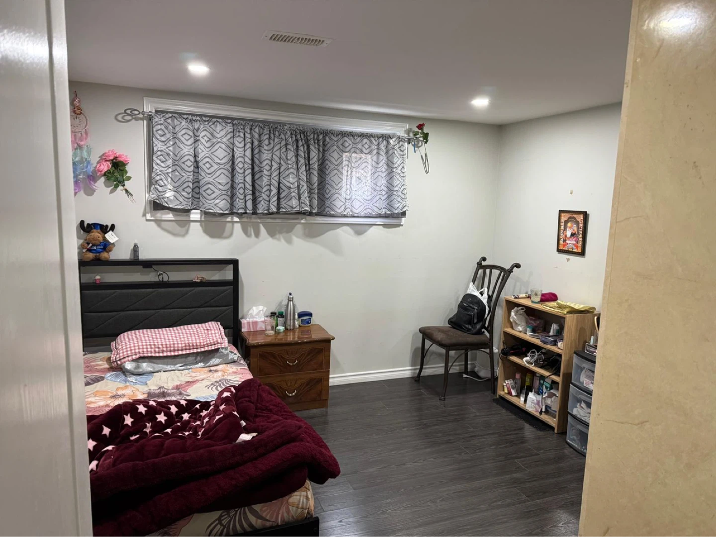 One room for rent in two bedroom basement - photo 5