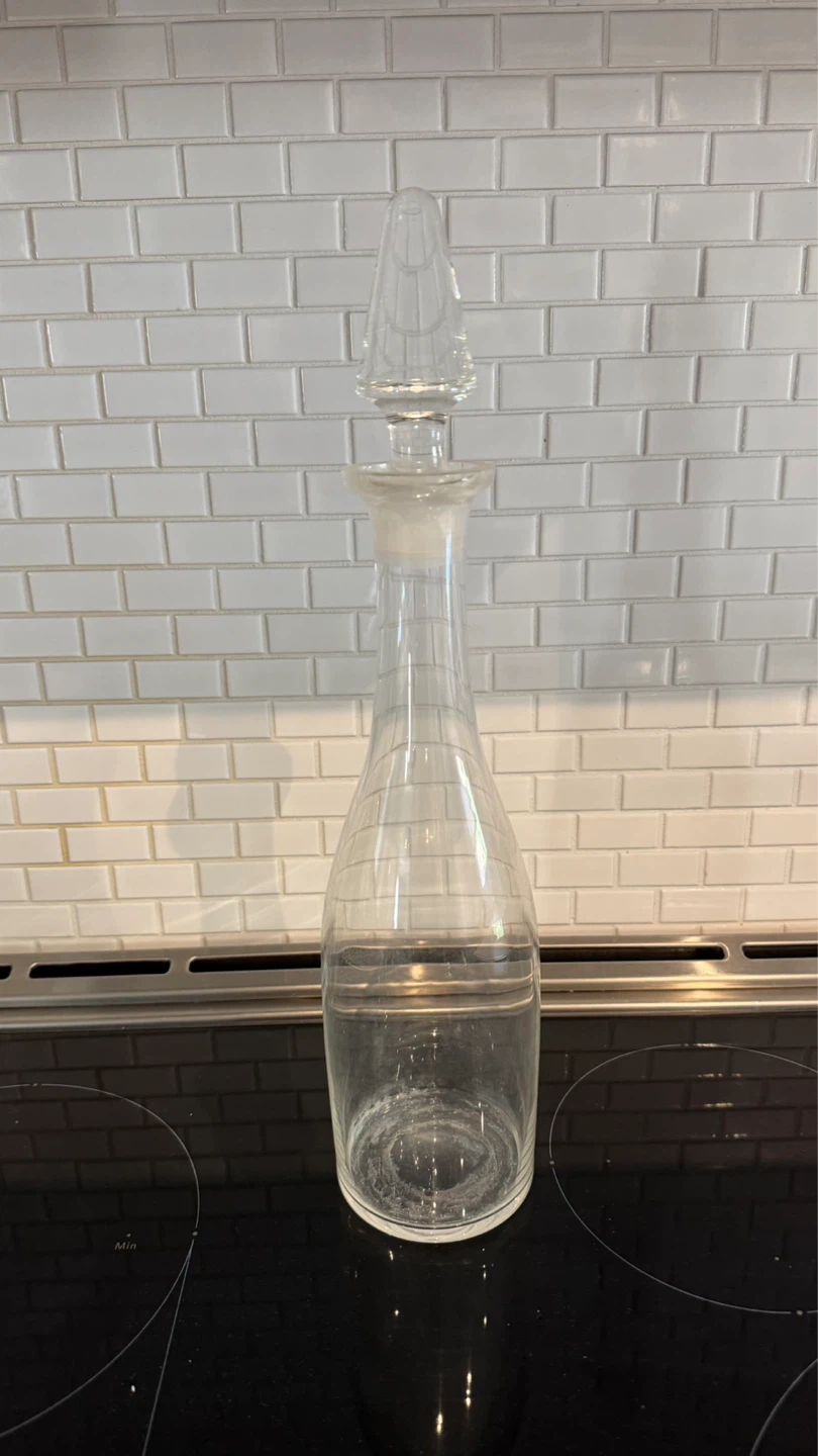 Glass Decanter with Stopper