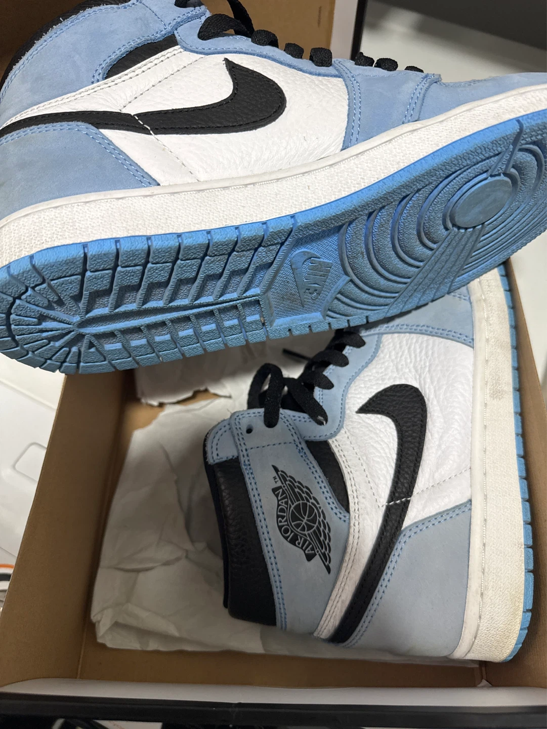Air Jordan 1 Mid Light Smoke Grey - photo 3
