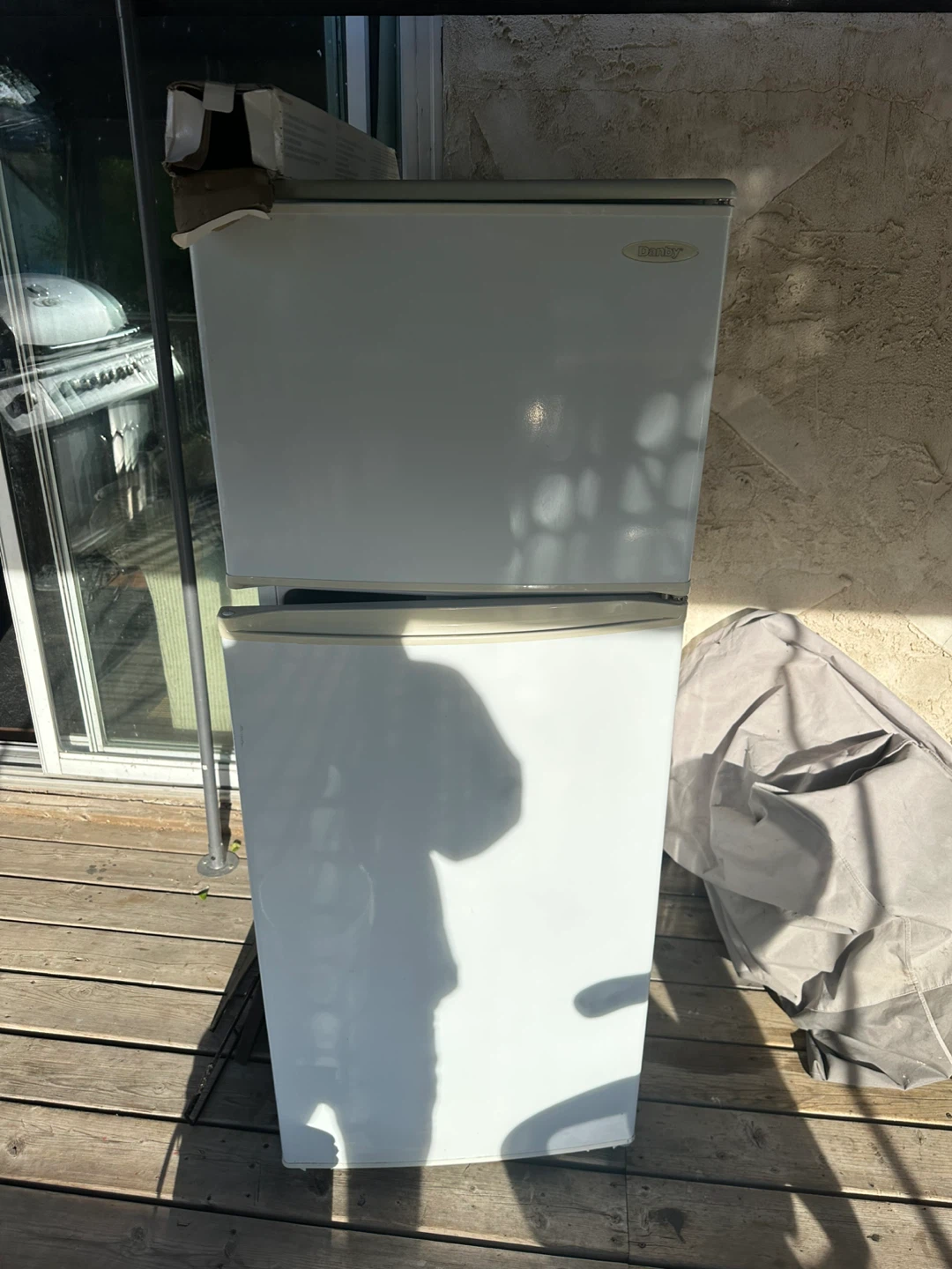 Danby Compact Refrigerator - photo 2