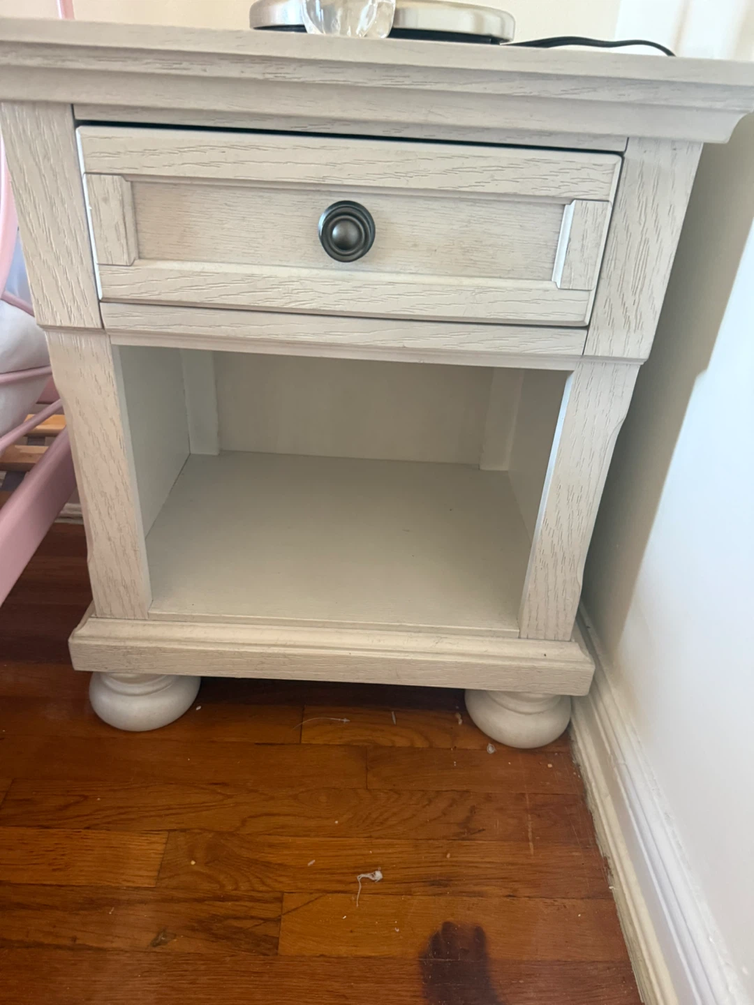 Ashley Bedroom Furniture Set Dresser + 2 Nightstands - photo 3