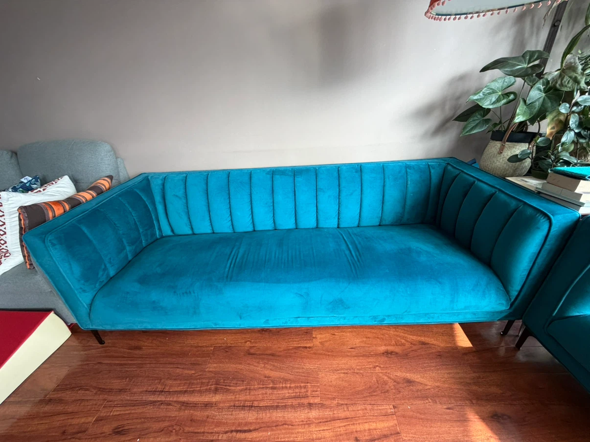 Stunning Teal Velvet Sofa, Armchair & Ottoman Set - photo 3