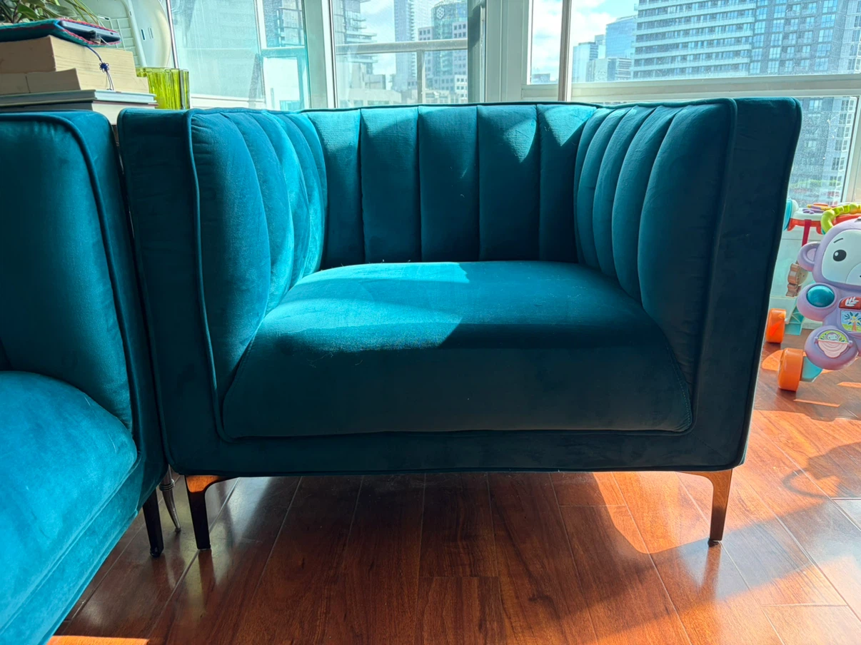 Stunning Teal Velvet Sofa, Armchair & Ottoman Set - photo 4