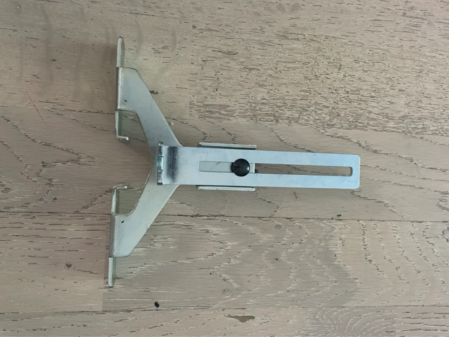 Makita 1-1/4 HP Compact Router RT0701C - photo 2
