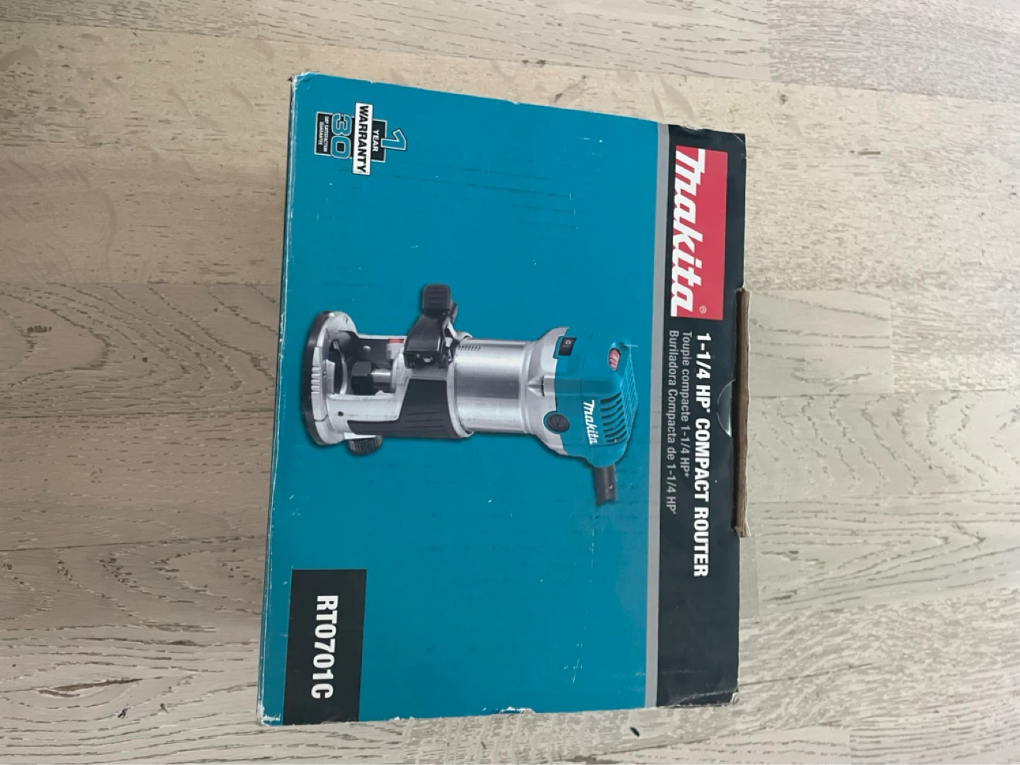 Makita 1-1/4 HP Compact Router RT0701C