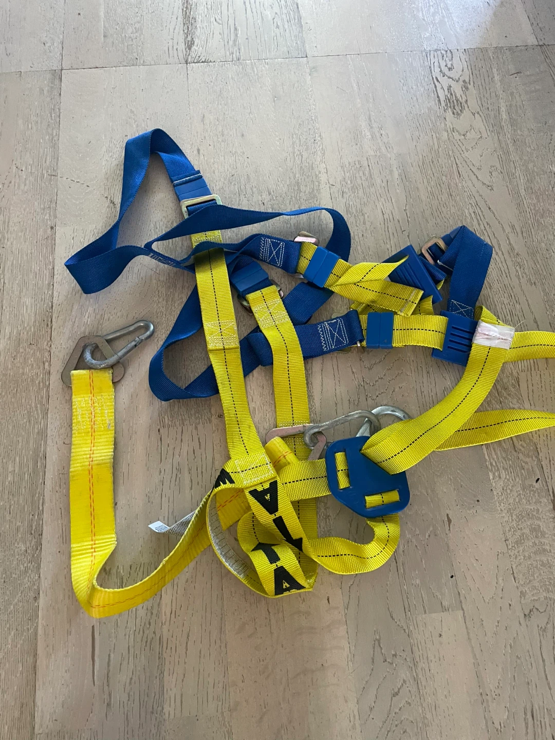 Fall protection safety harness for roof work and more