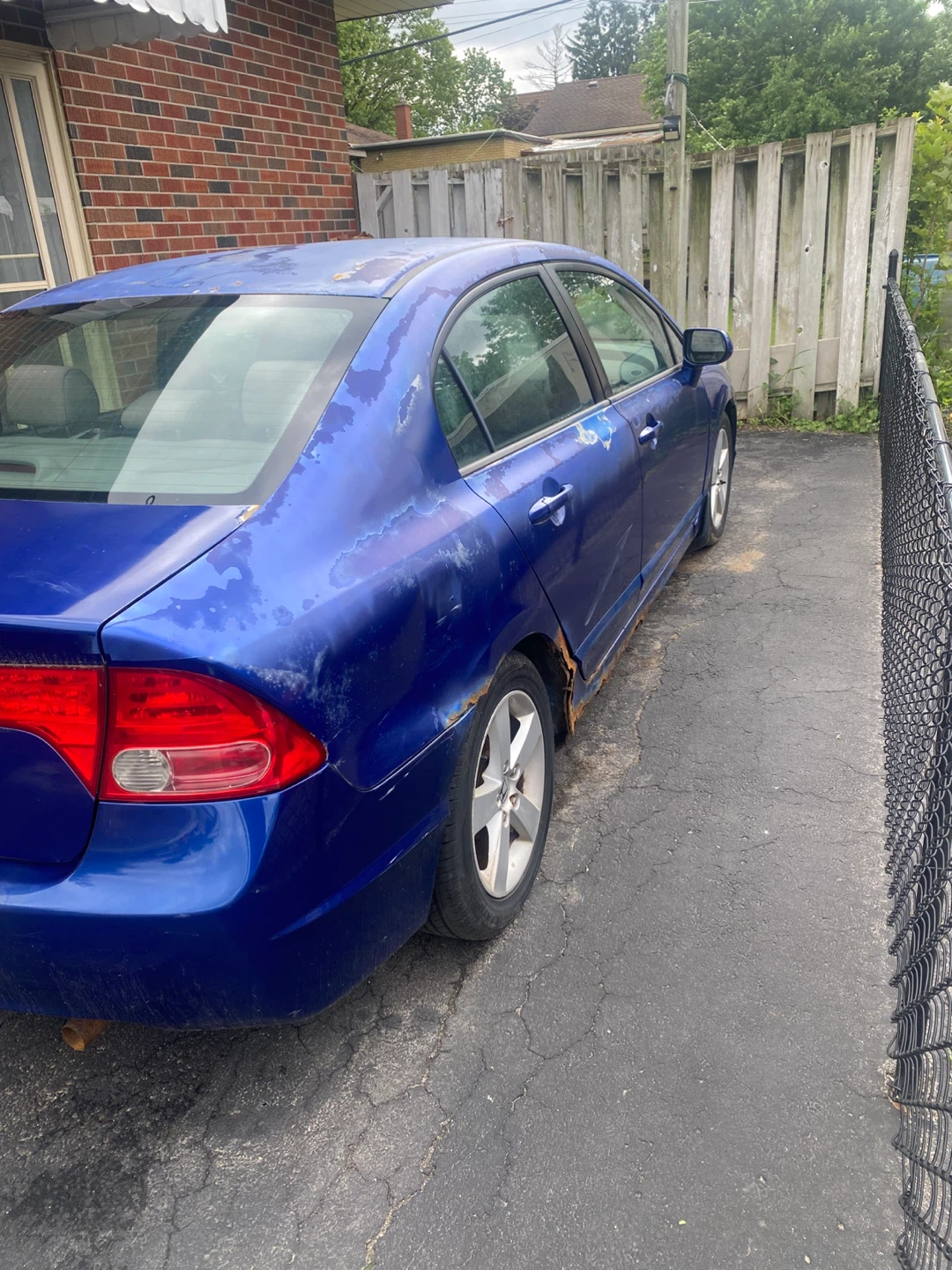 car - photo 2