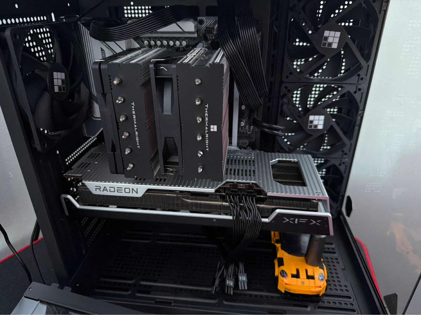 Black Mid-Tower PC Case with Gaming Components - photo 3