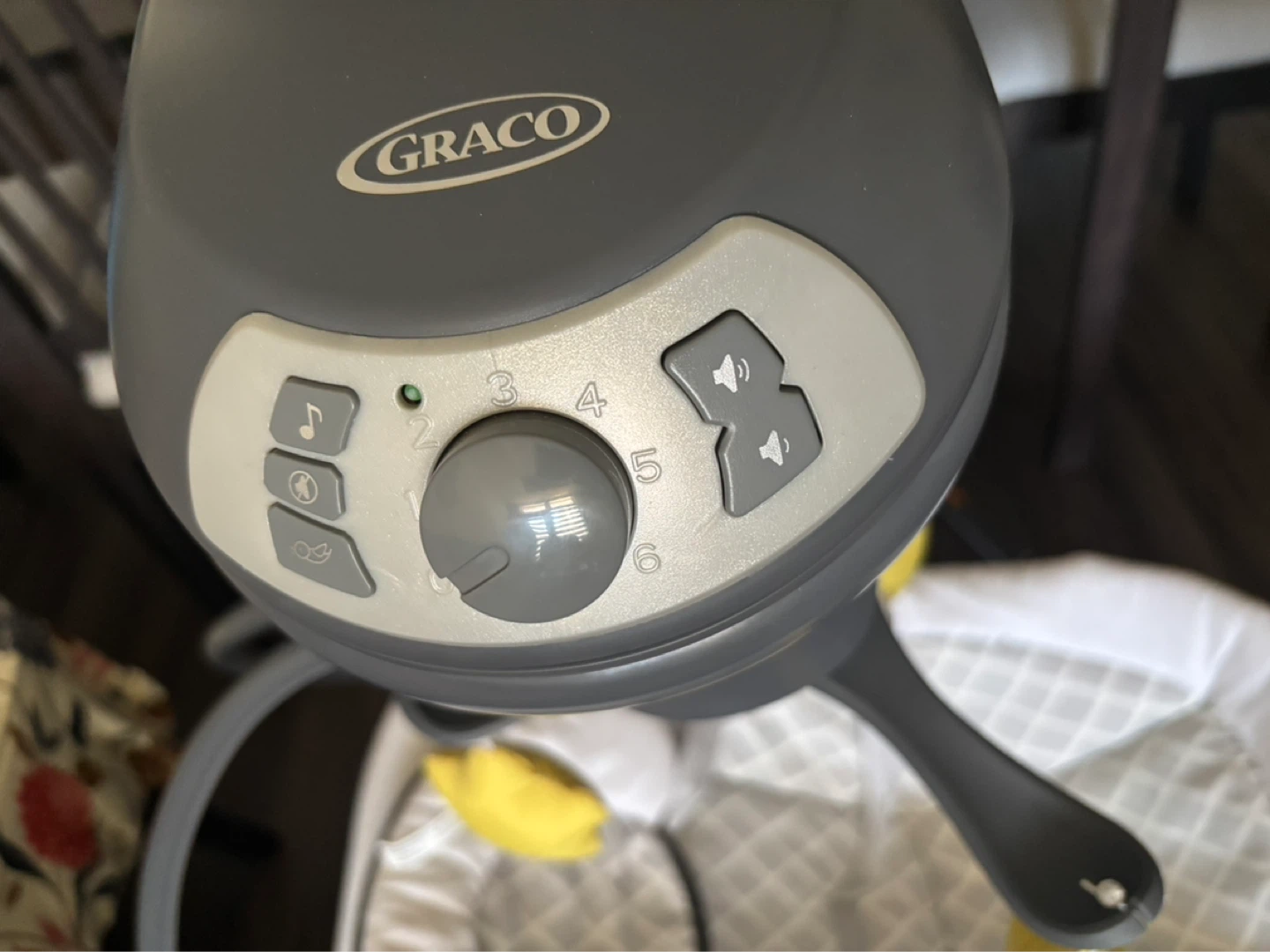 Graco Baby Swing both battery operated and rechargeable option - photo 2