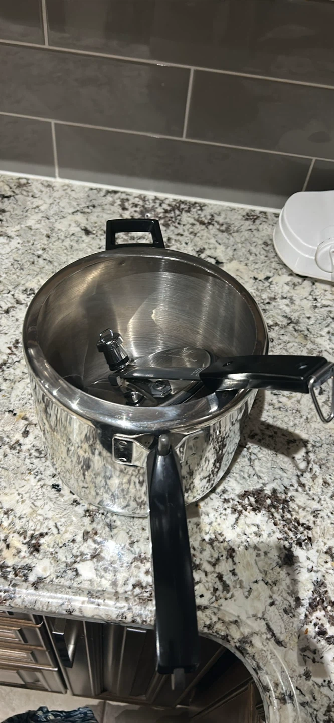 Hawkins Pressure Cooker - photo 2