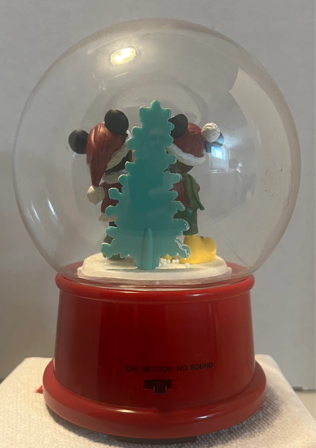 Disney Mickey & Minnie Mouse "Merry Christmas" Snow Globe - photo 3