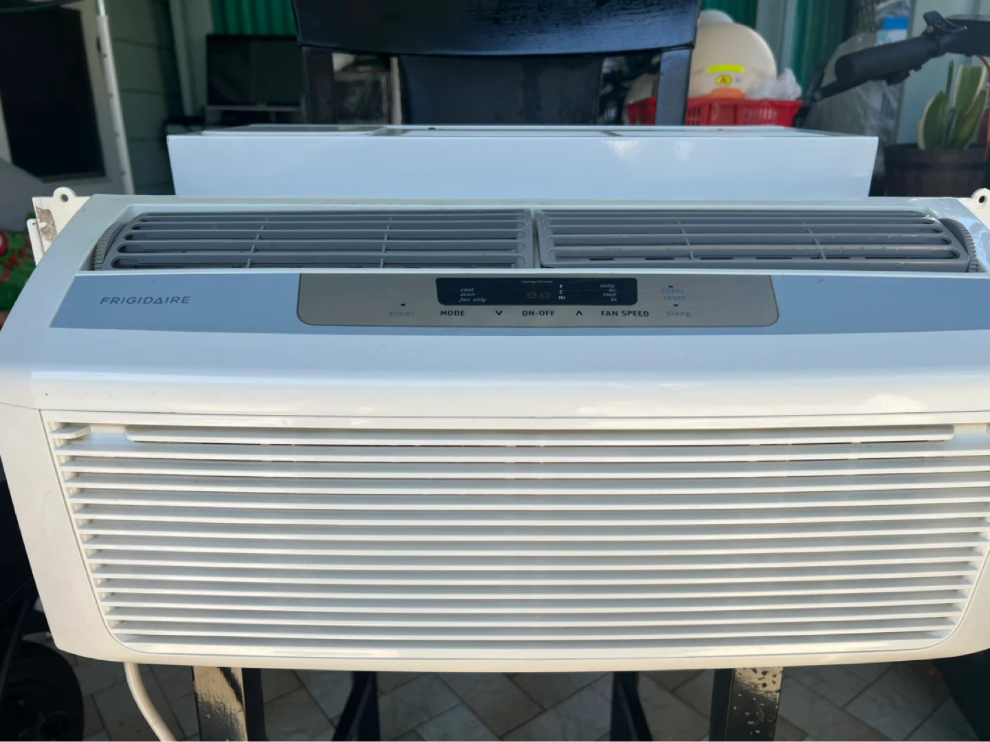 Frigidaire Window Air Conditioner - photo 3