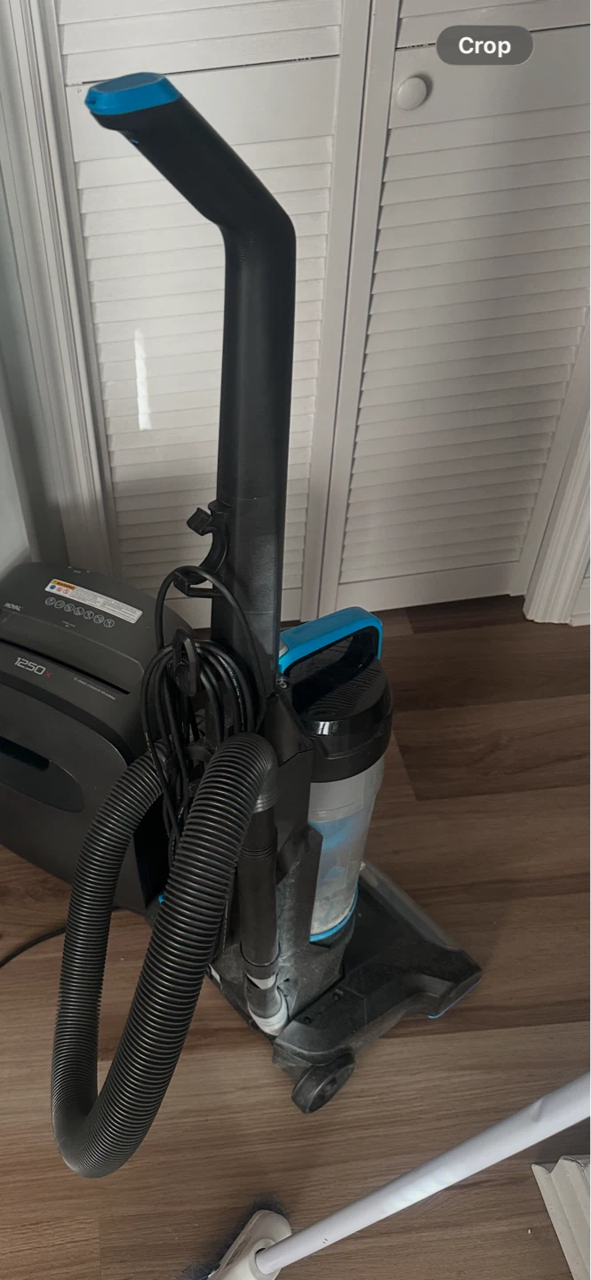 Bagless Upright Vacuum Cleaner