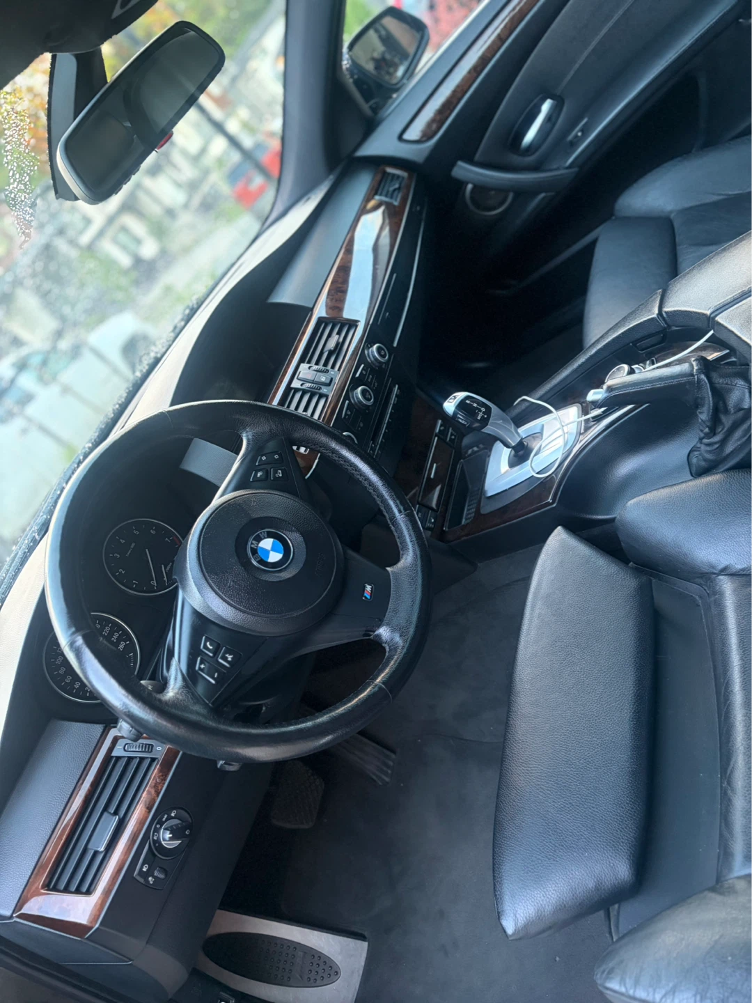 Black BMW 5 Series Sedan - photo 3