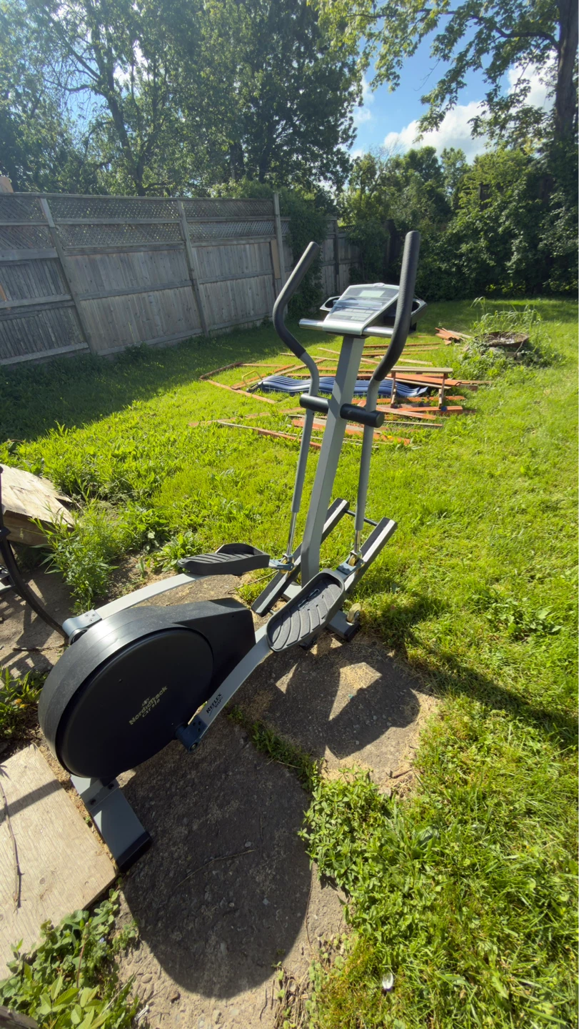 NordicTrack CXT 910 Elliptical - photo 3