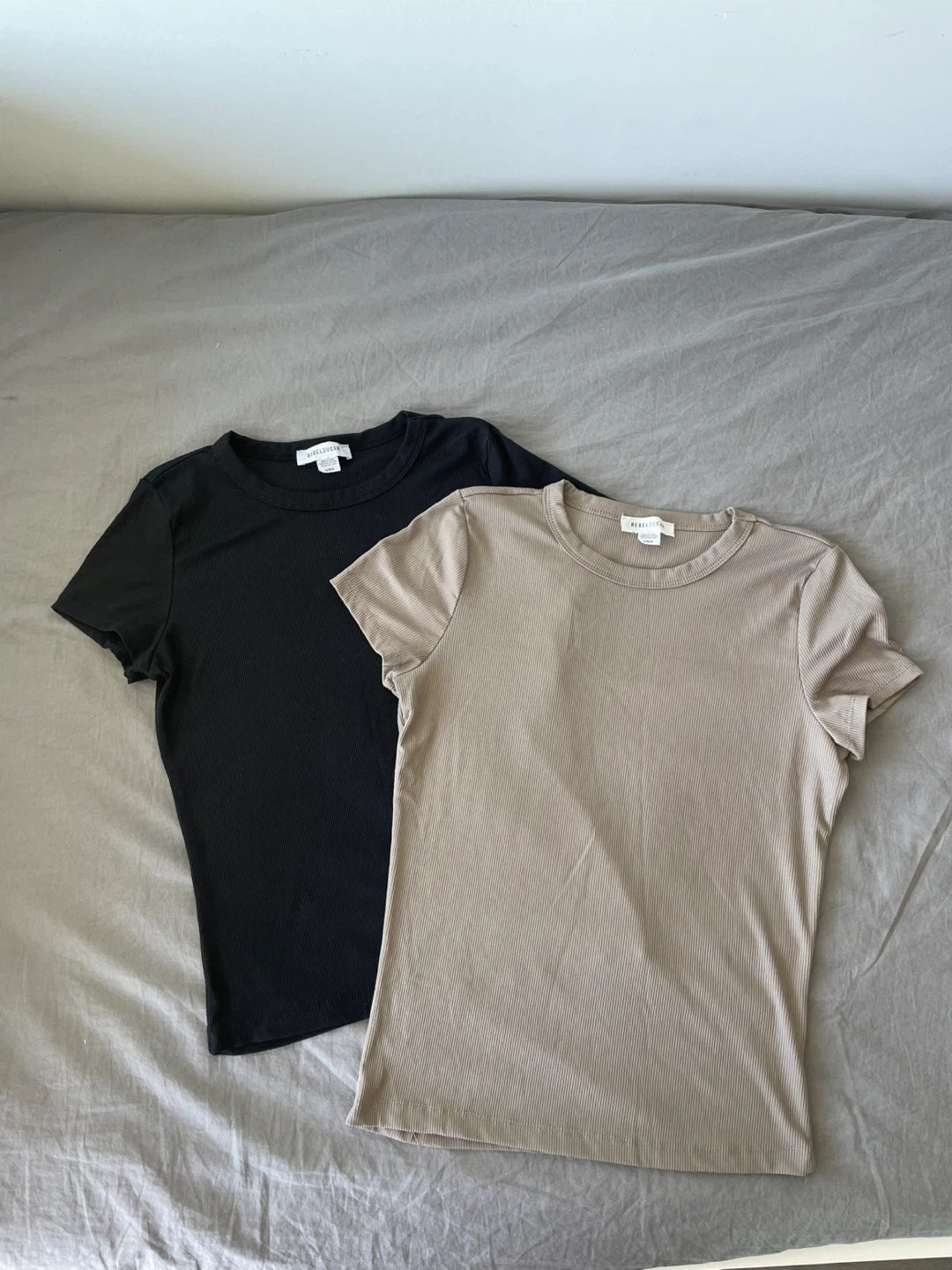 Brand new Ribbed T-Shirts - Black & Beige