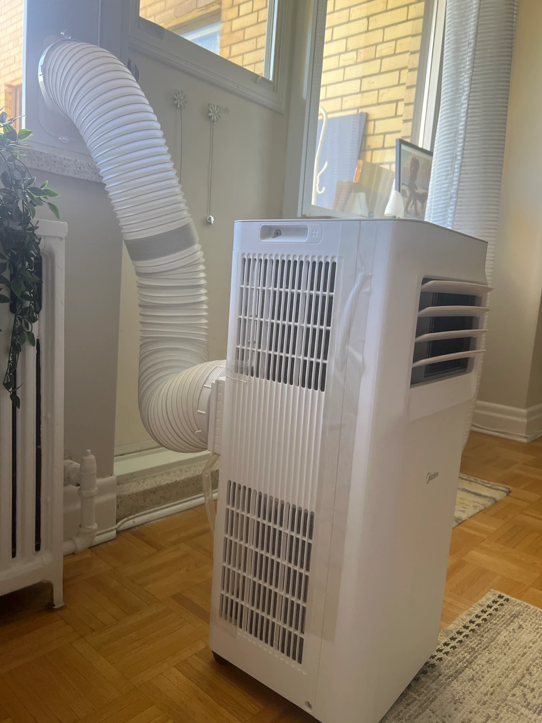 Midea 5,000 BTU Portable Air Conditioner - photo 2