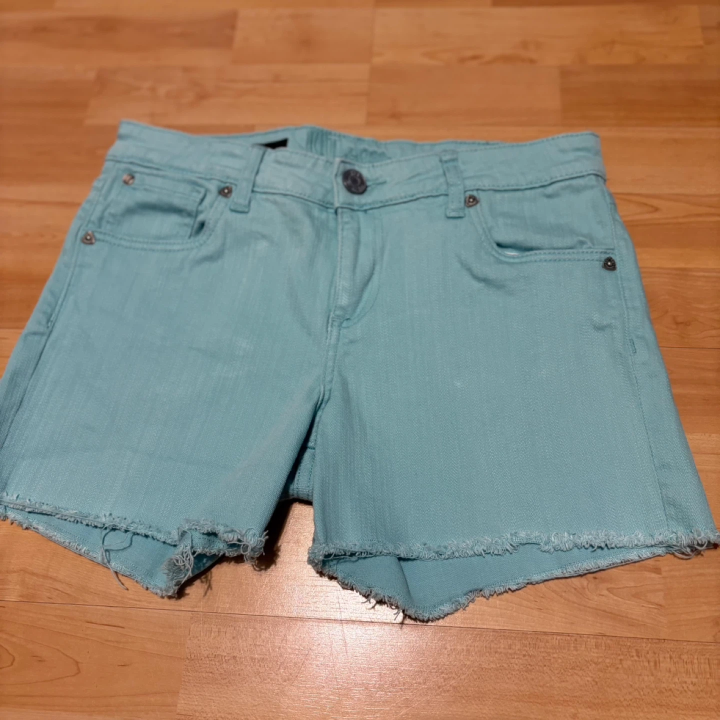 EUC Kut From The Kloth Frey Short Size 8