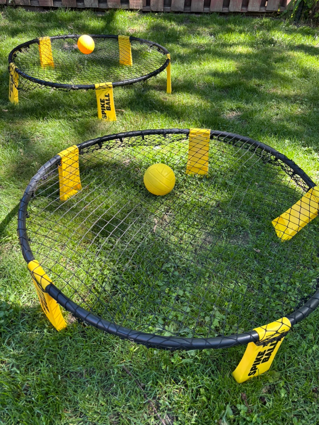 Spikeball Set - Includes 4 Nets, Balls, and Bag - photo 3