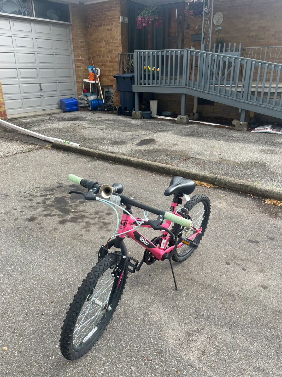 Movelo Pink Mountain Bike - photo 2
