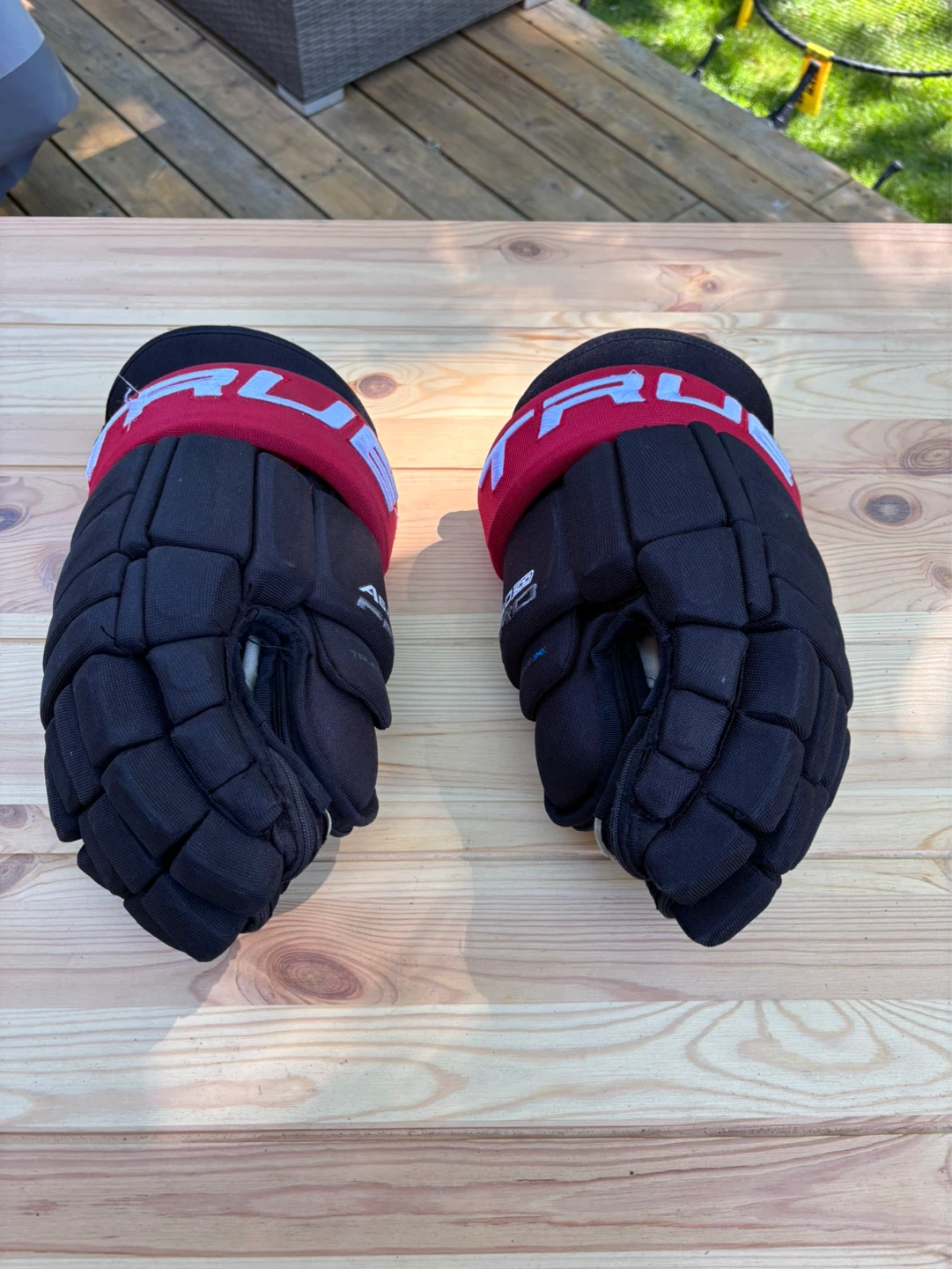 TRUE Hockey Gloves - Size 14"