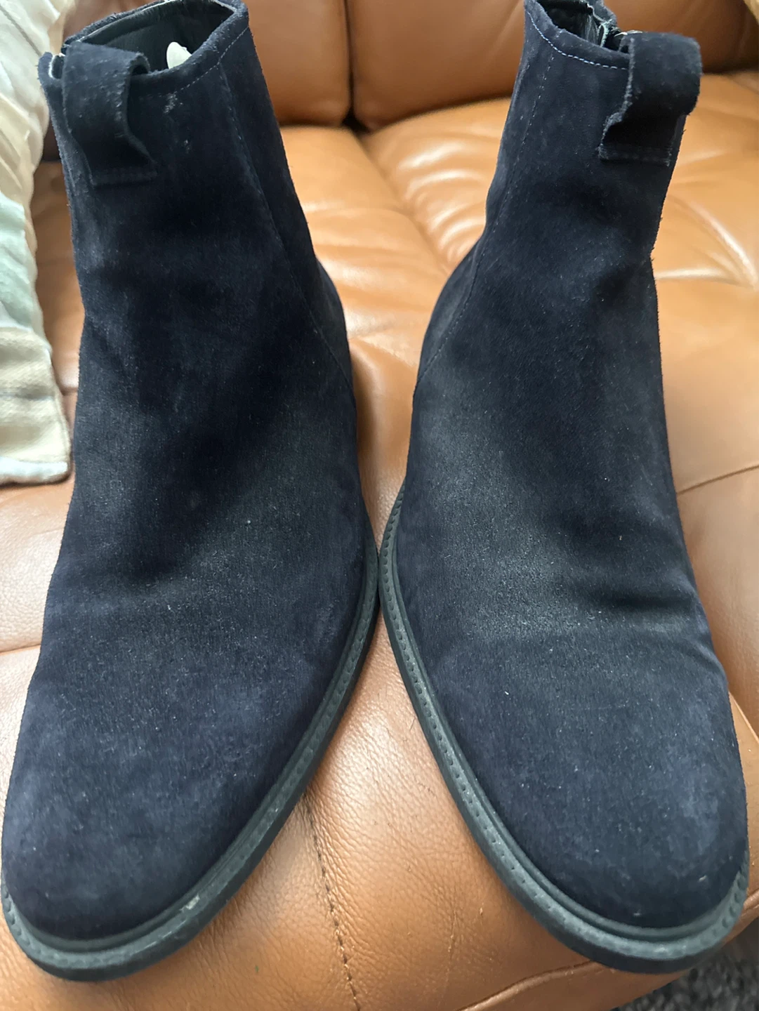 Hugo Boss Black Suede Ankle Boots with Zipper - photo 2