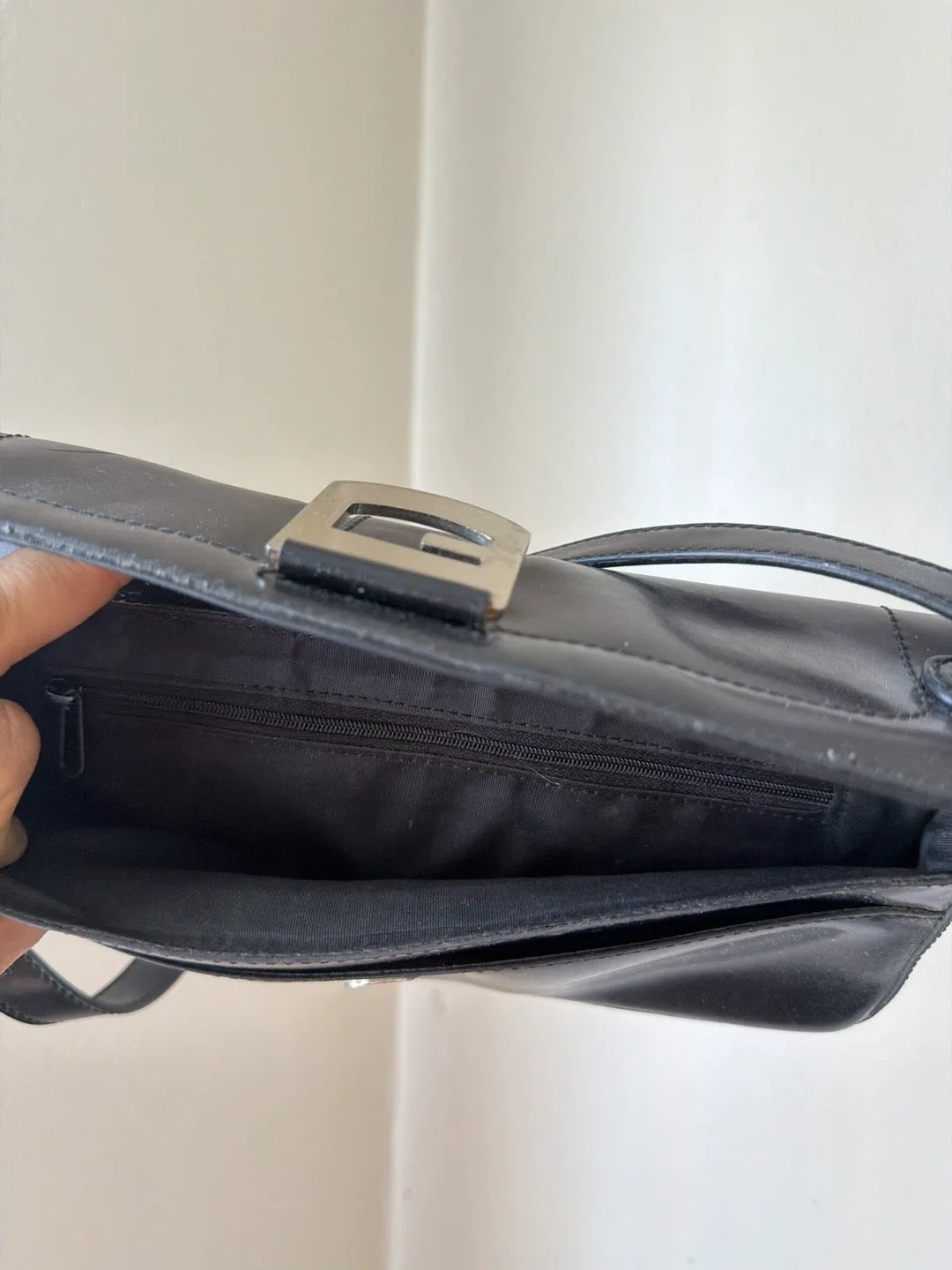 Guess Black Leather Shoulder Bag - photo 2