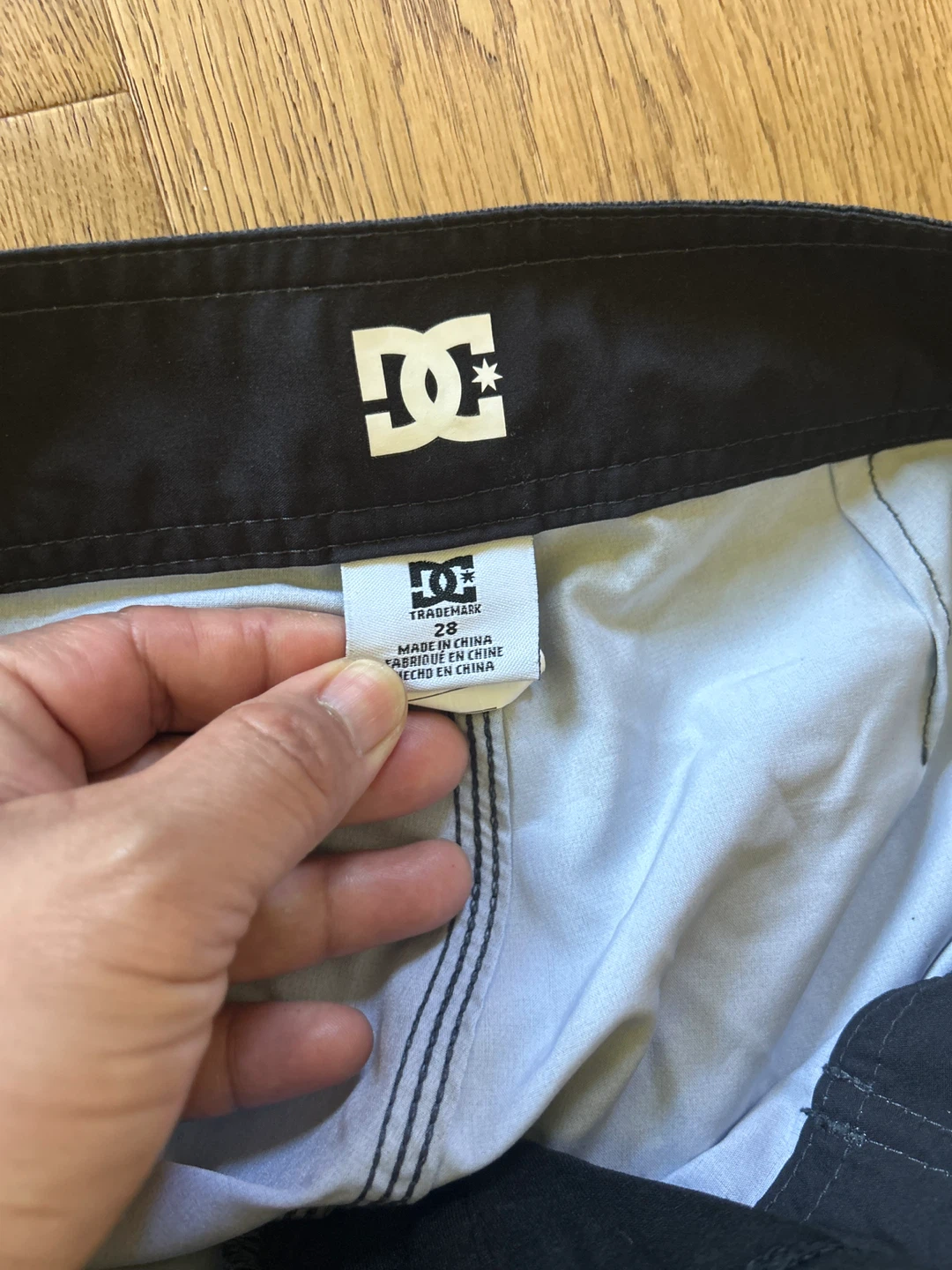 DC Shoes Board Shorts Size 28 - photo 4
