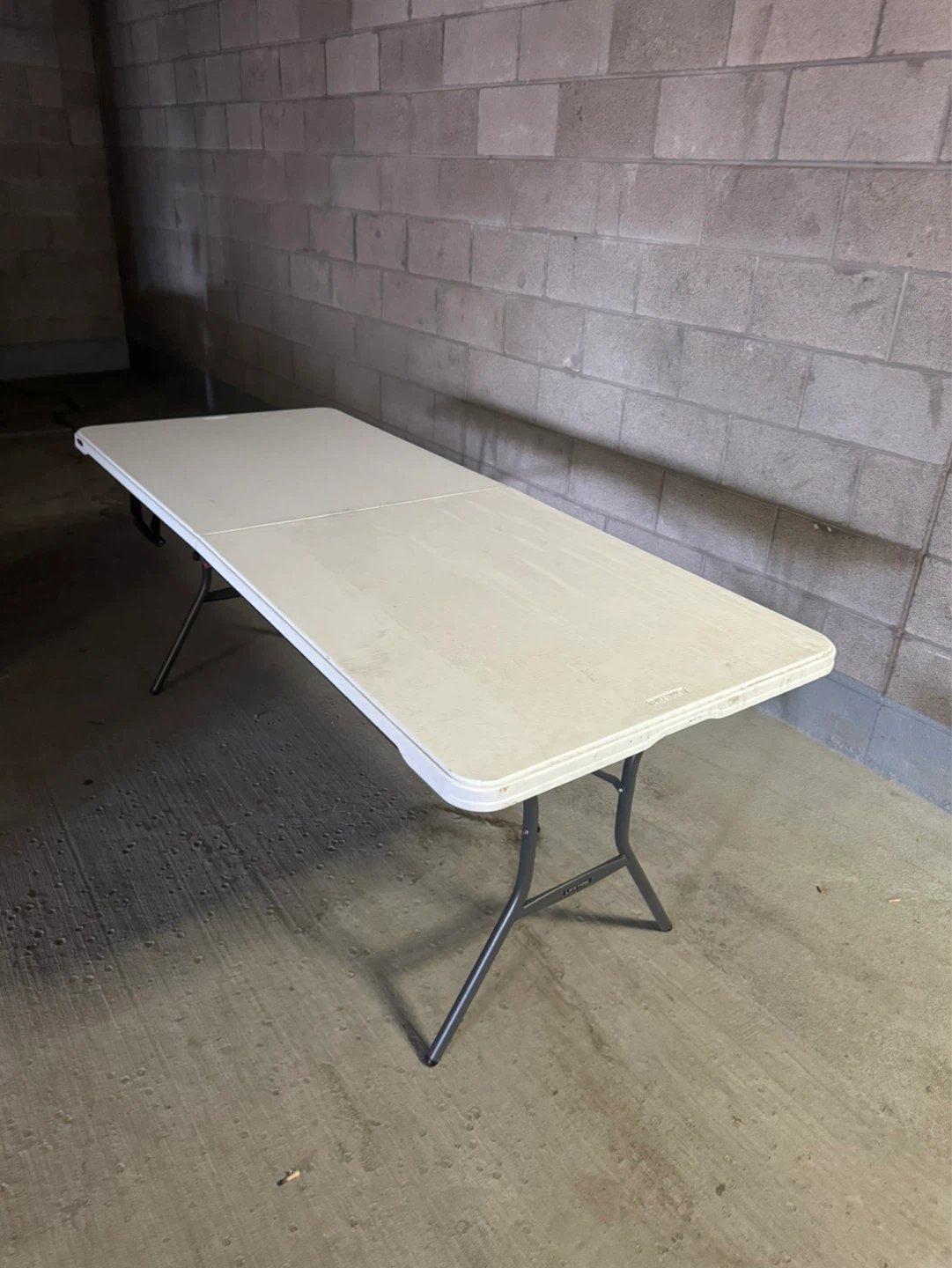 Lifetime 6-Foot Fold in Half Table - photo 5