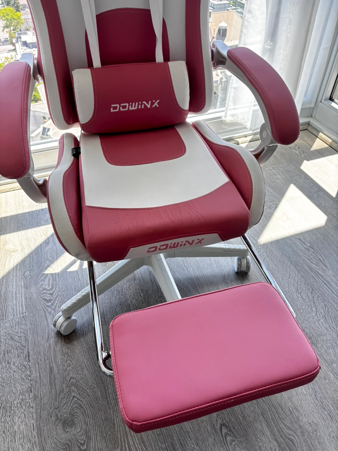 Dowinx Gaming Chair with Footrest & Lumbar Support - photo 4