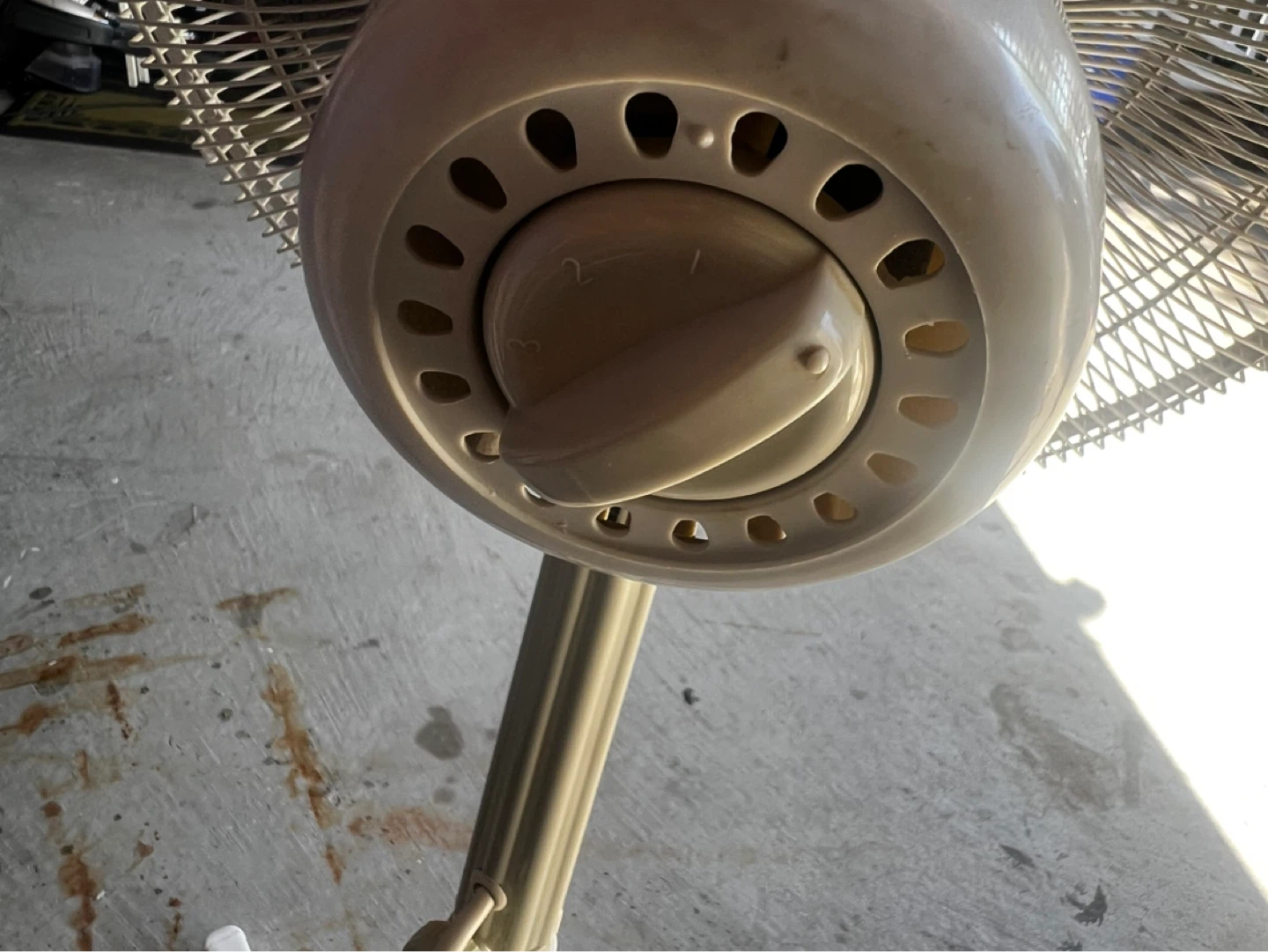 Ocean Breeze Stand Fan - photo 2