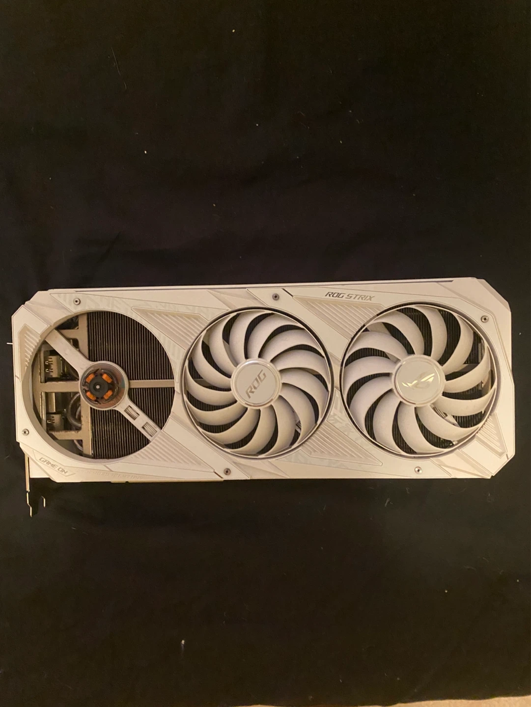 3070 Rog Strix White Missing Fan - photo 3
