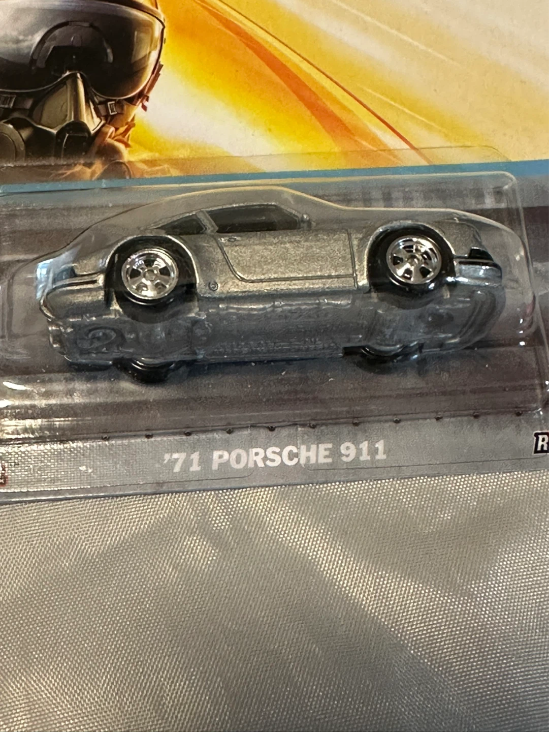 Hot Wheels Pop Culture '71 Porsche 911 Top Gun Maverick - photo 3