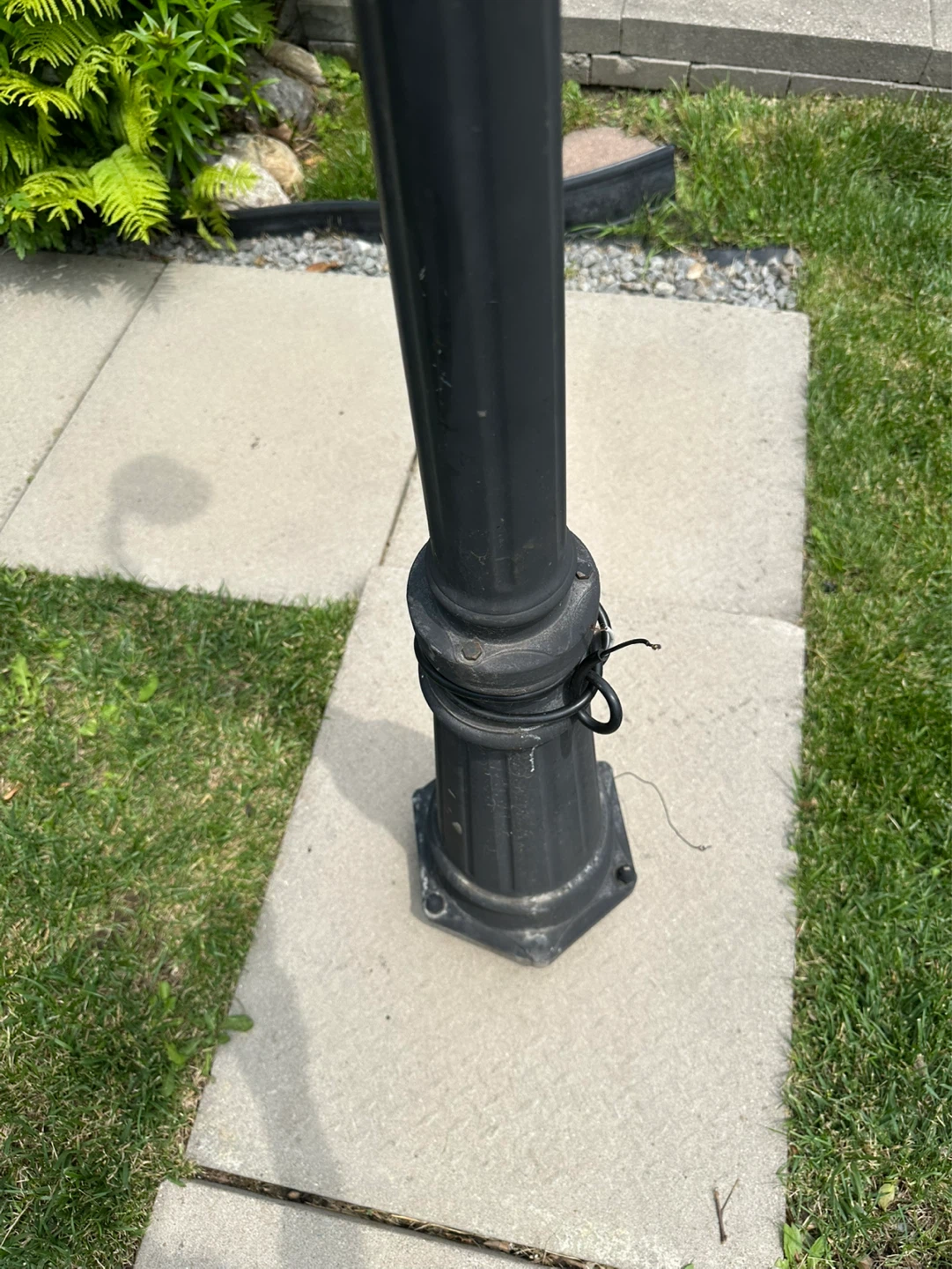Black 3-Light Post Lamp OUTDOOR - photo 4