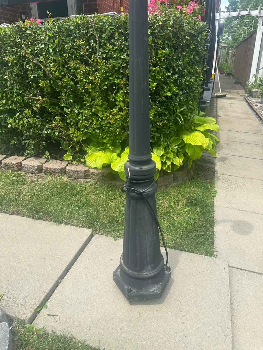 Black 3-Light Post Lamp OUTDOOR - photo 2