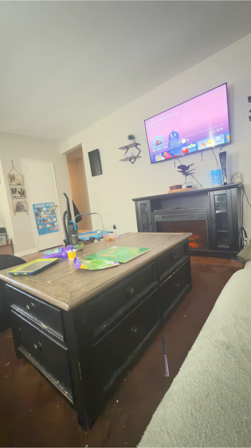 Ashley Furniture Lift-Top Coffee Table