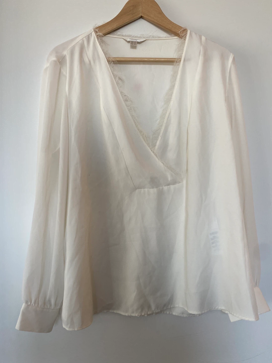 Jeff Banks Precis Cream V-Neck Blouse Size CA 14 - photo 2