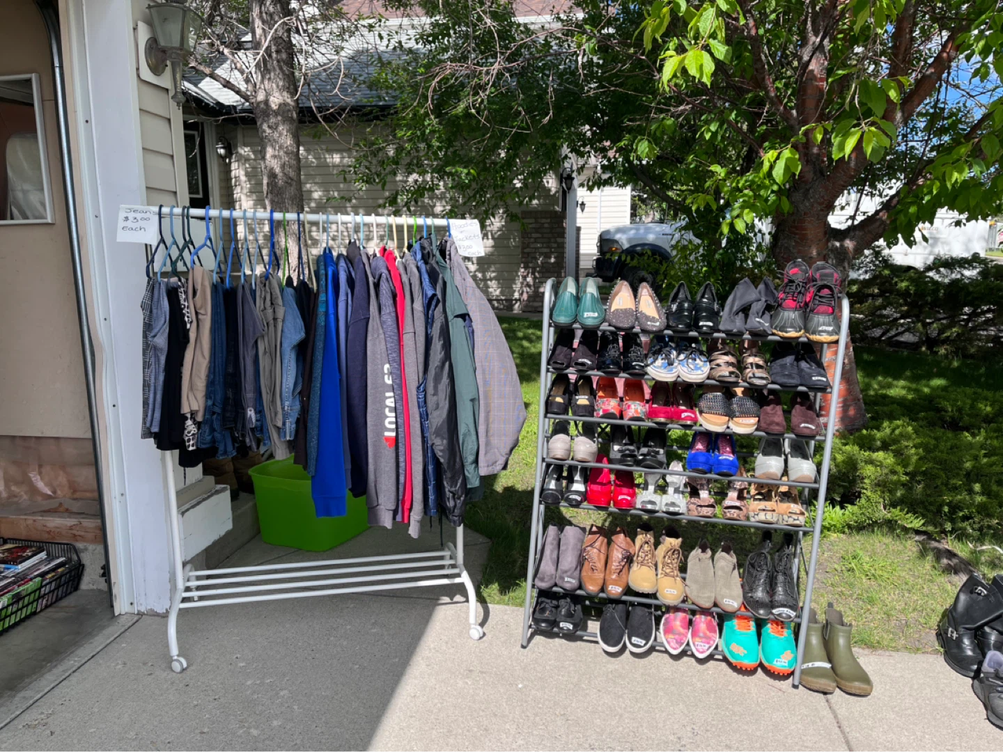 GARAGE SALE - photo 3