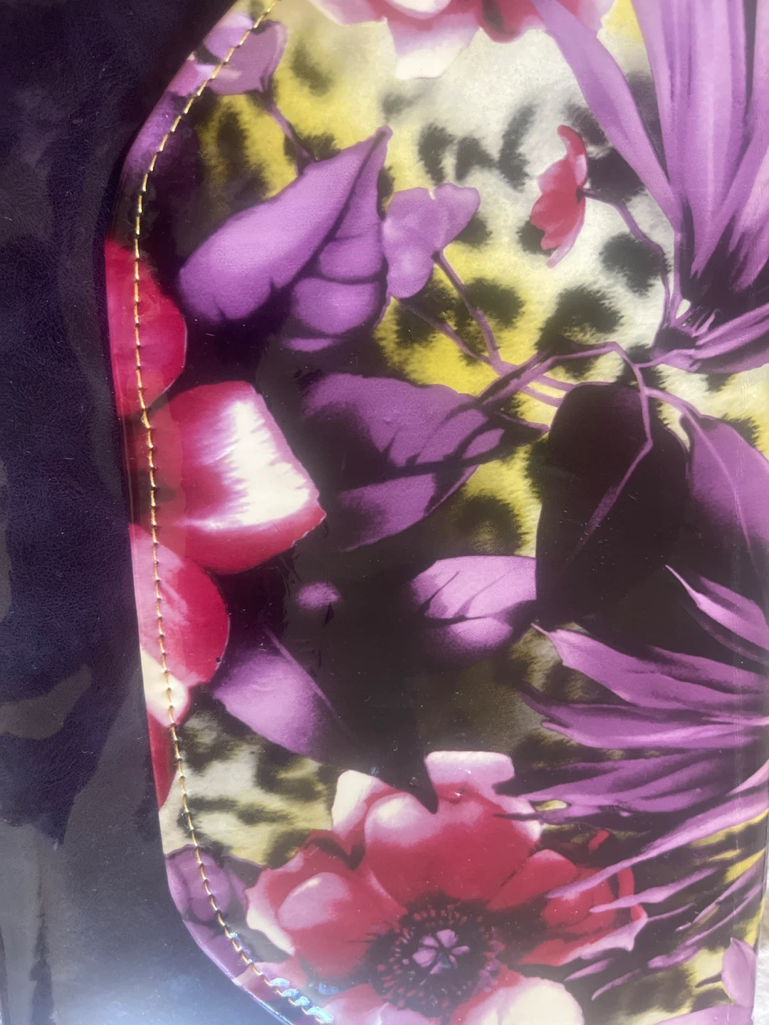 Clutch purse with floral design
